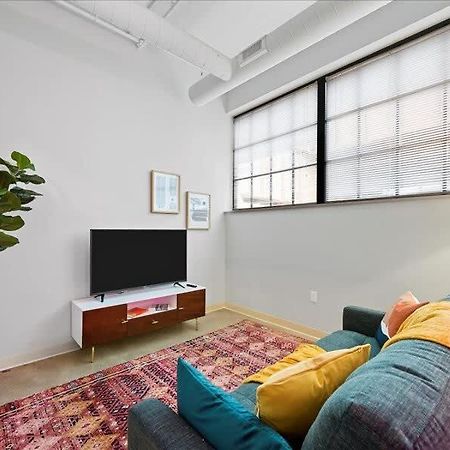 Cozysuites Roomy 1Br, Downtown Питтсбург Экстерьер фото