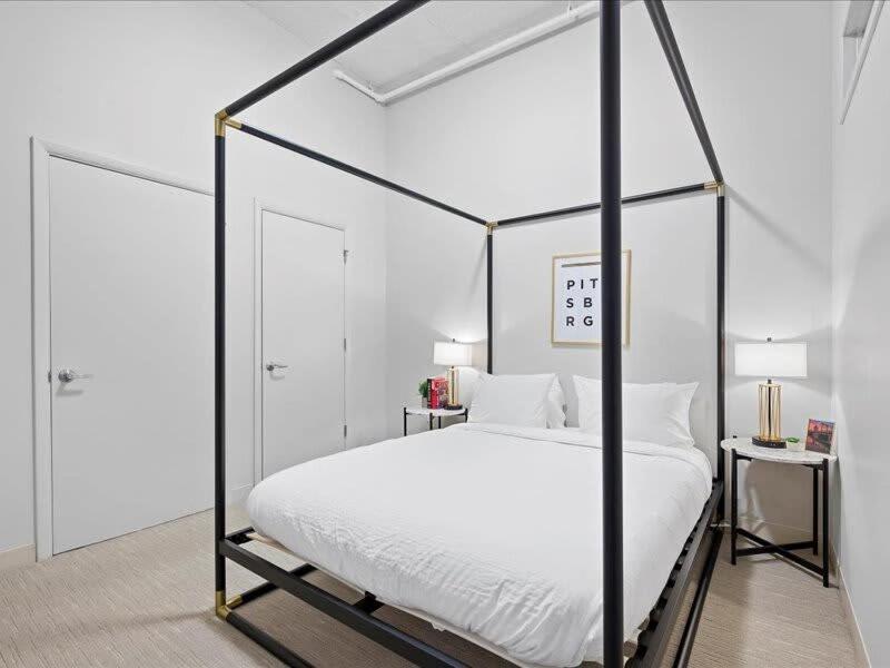 Cozysuites Roomy 1Br, Downtown Питтсбург Экстерьер фото