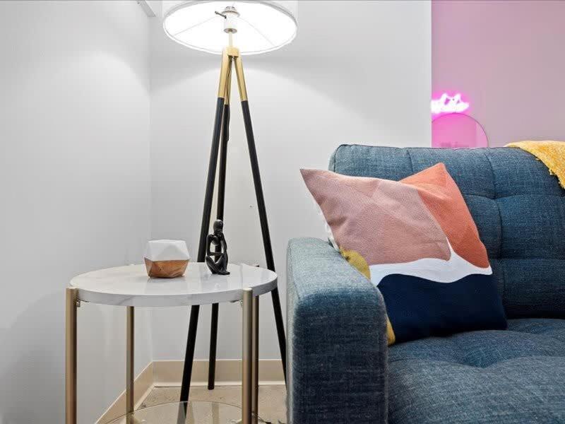 Cozysuites Roomy 1Br, Downtown Питтсбург Экстерьер фото