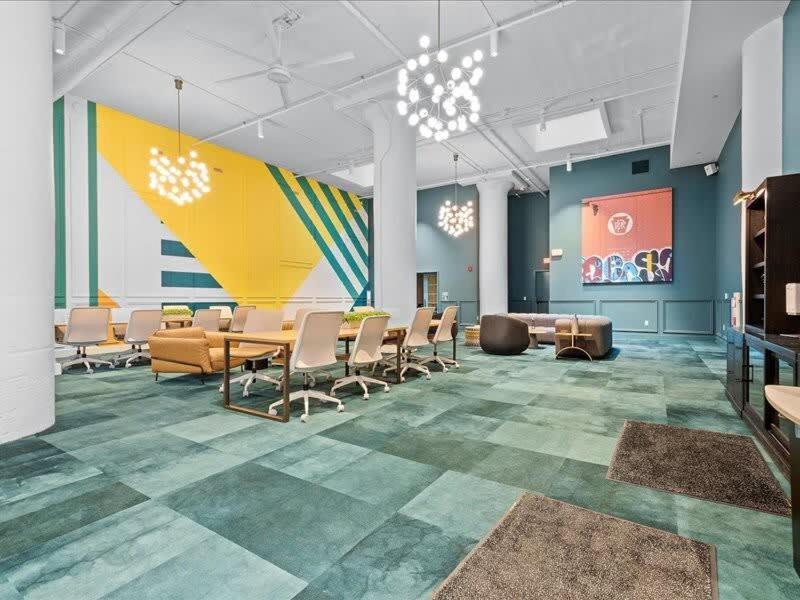 Cozysuites Roomy 1Br, Downtown Питтсбург Экстерьер фото