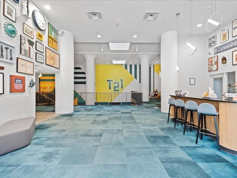 Cozysuites Roomy 1Br, Downtown Питтсбург Экстерьер фото