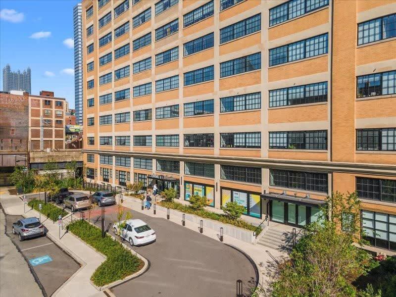Cozysuites Roomy 1Br, Downtown Питтсбург Экстерьер фото